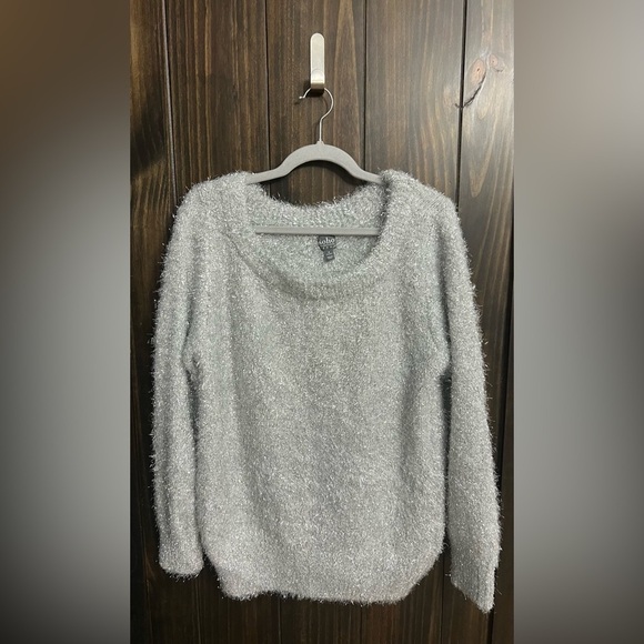 NWT-New York & Company SOHO Silver Sparkly Eyelash Sweater- Size: Medium - Picture 2 of 15